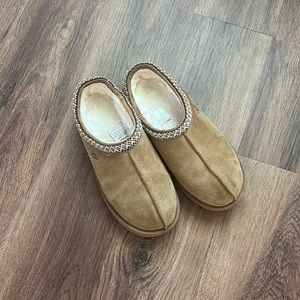 chestnut ugg slippers